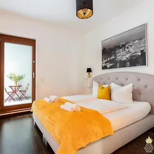 Apartment Pineapple Palais Am Neumarkt - 90 Qm - 1x Free Parking, Dresden